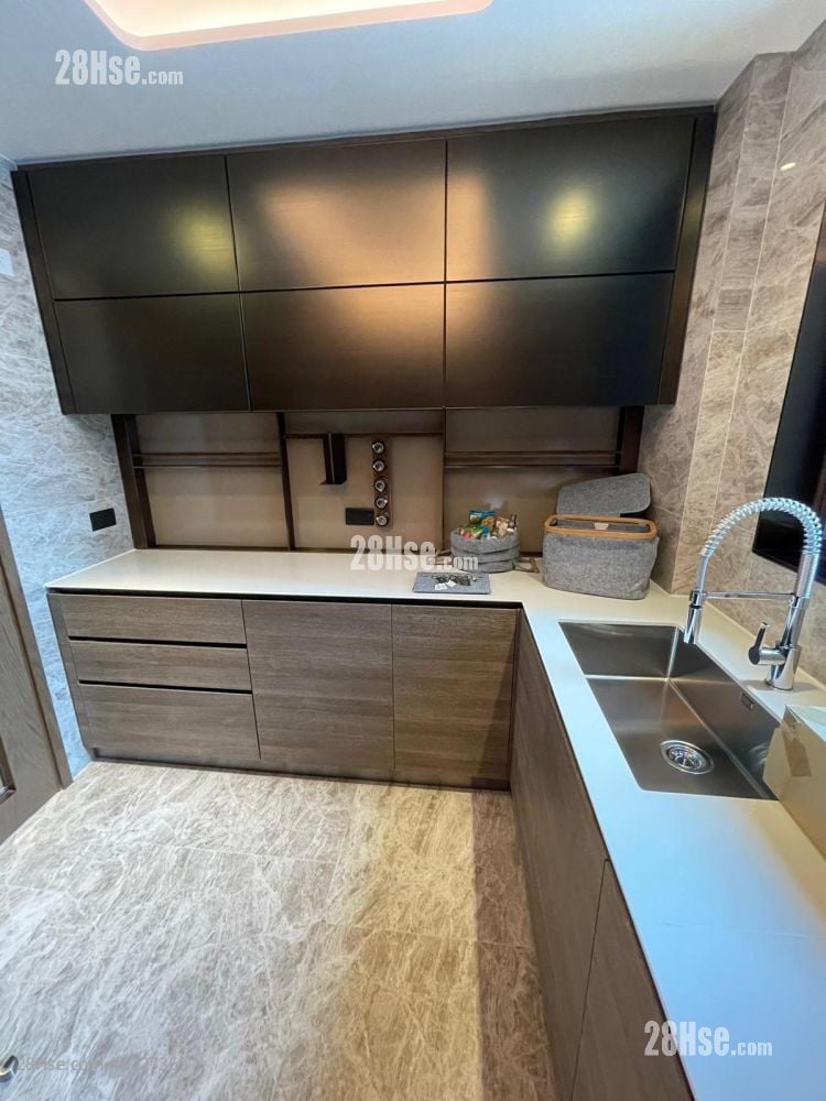 LP10 售盘 4 房 , 2 浴室 1,200 平方尺