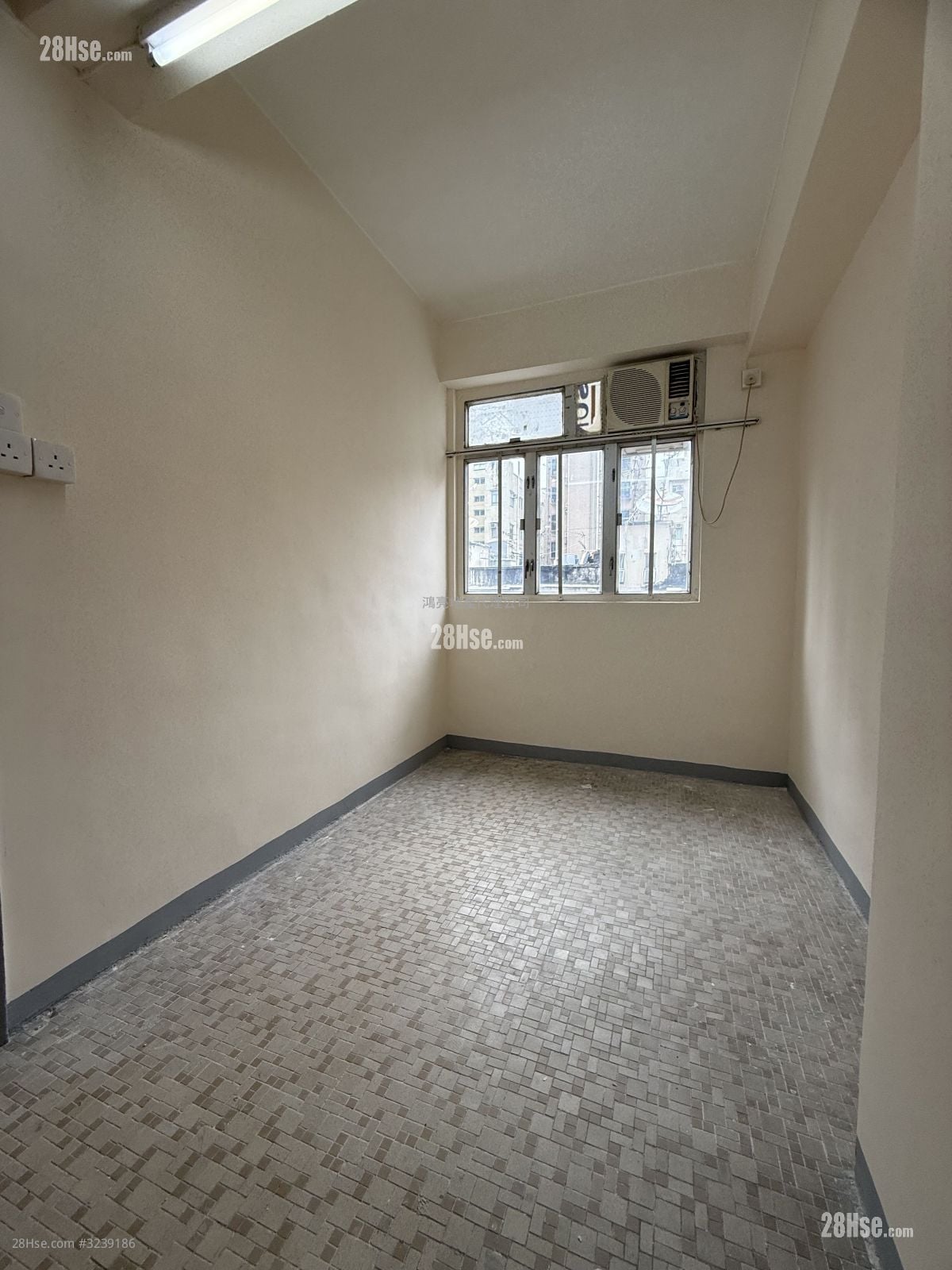 371 Ki Lung Street Rental 3 Bedrooms , 1 Bathroom 392 ft²