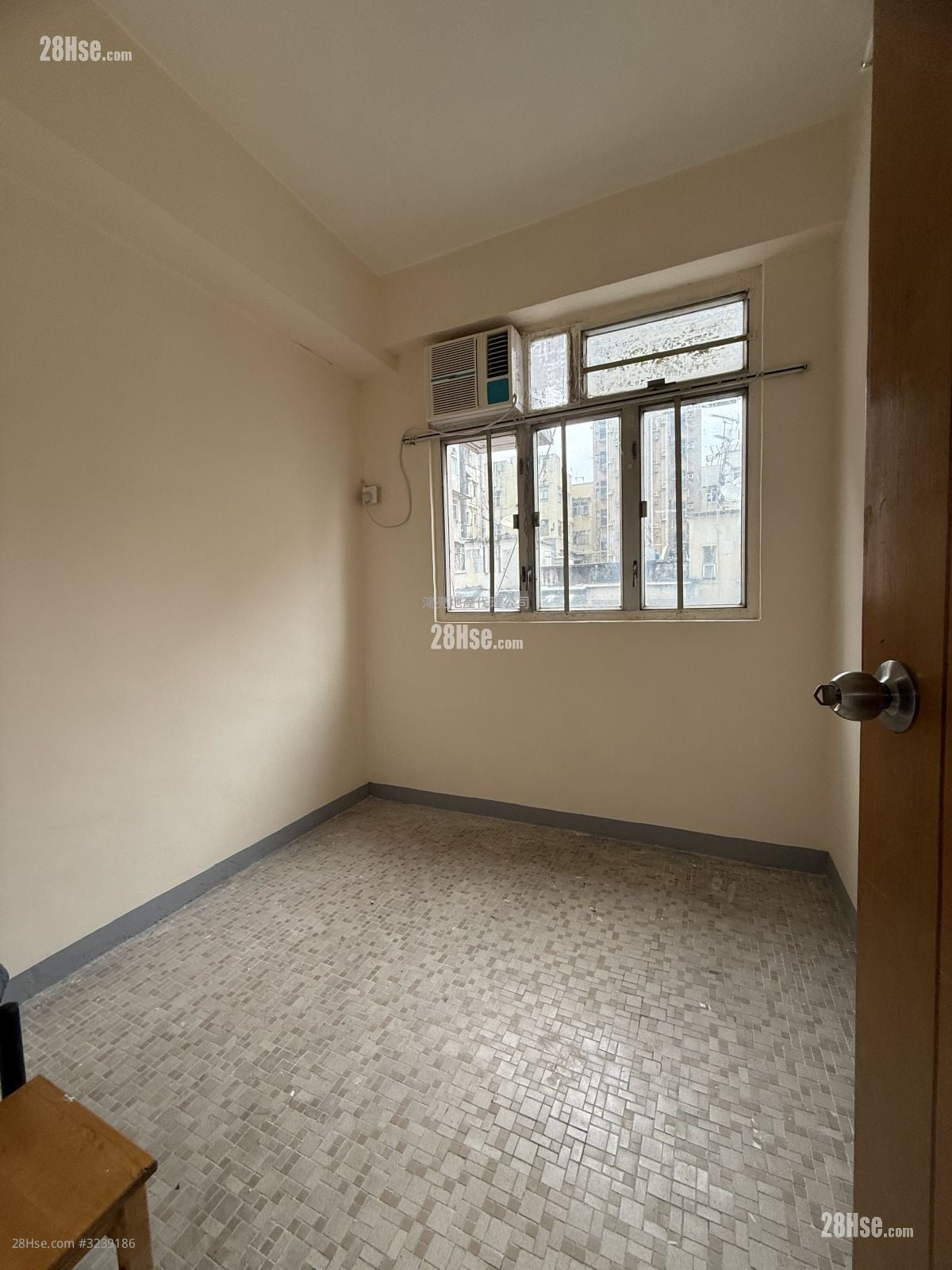 371 Ki Lung Street Rental 3 Bedrooms , 1 Bathroom 392 ft²