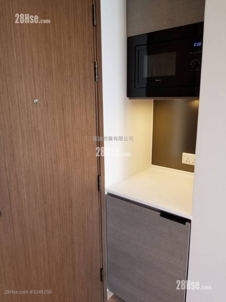 Upper East Sell 285 ft²