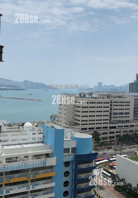 Upper East Sell 285 ft²