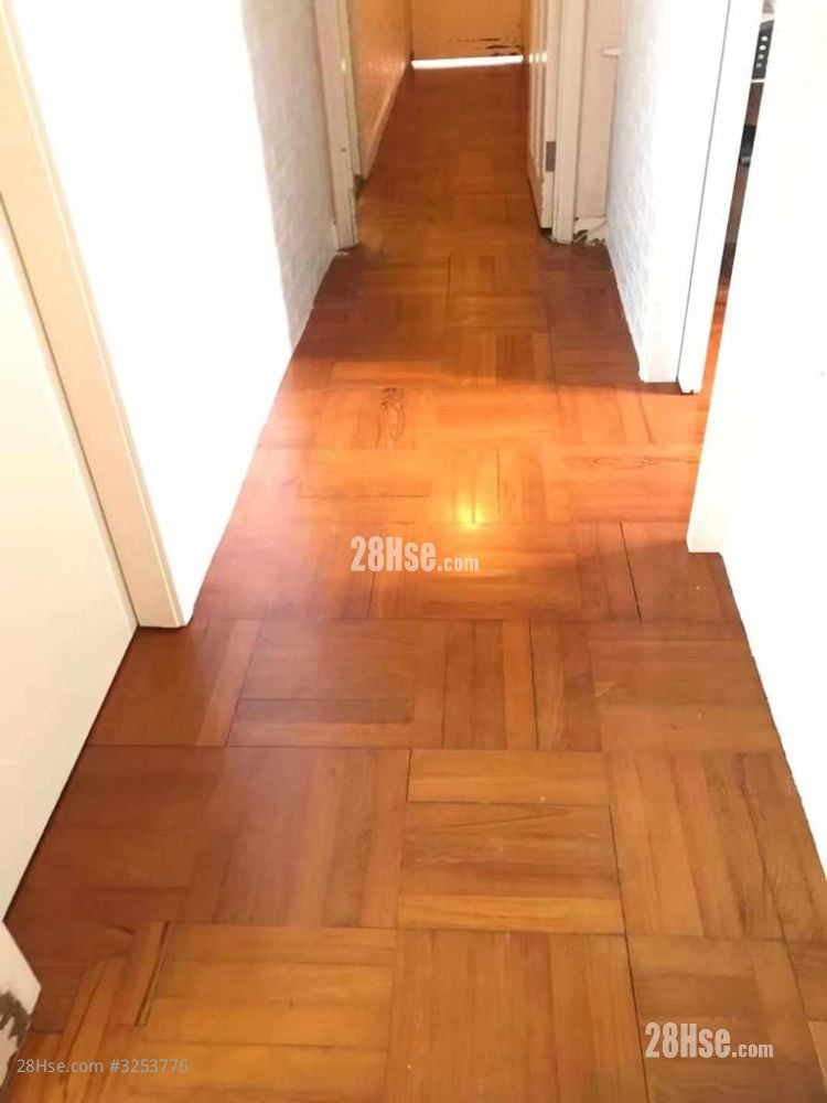 Sunshine City Rental 4 Bedrooms 120 ft²