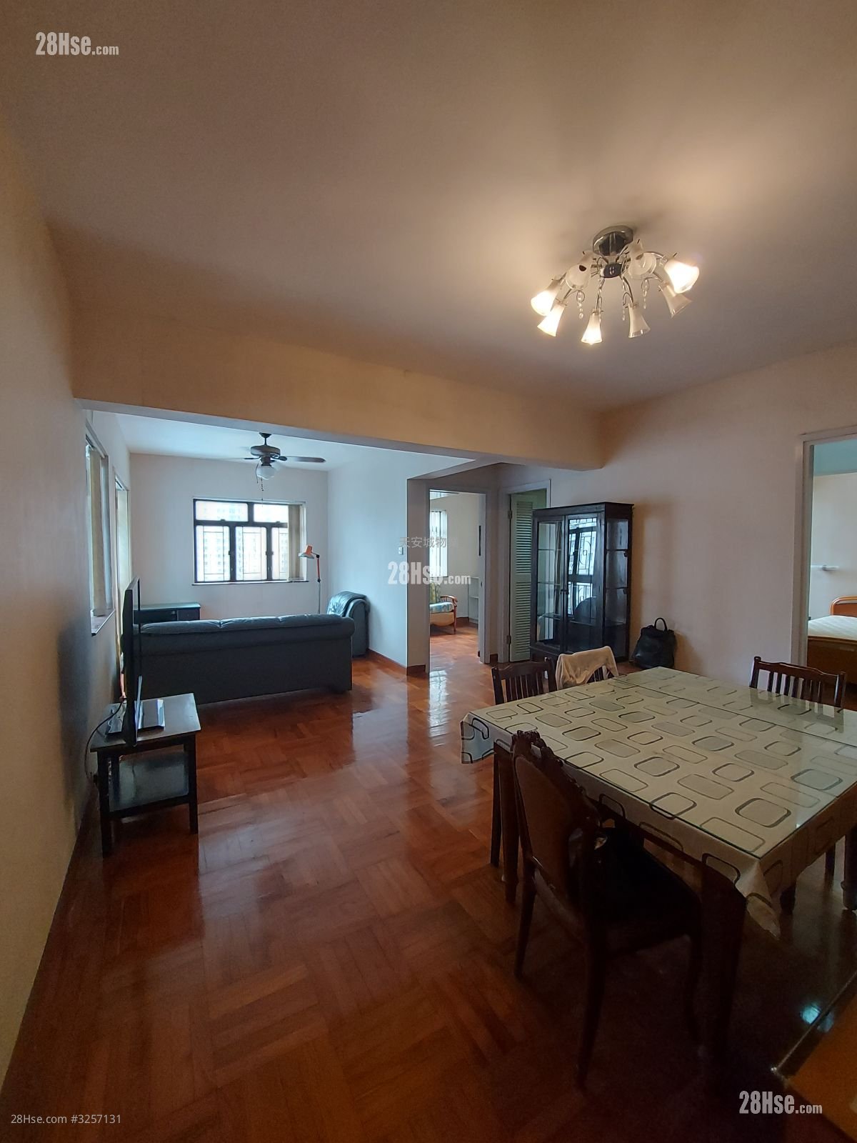 Kent Mansion Sell 3 Bedrooms , 2 Bathrooms 984 ft²