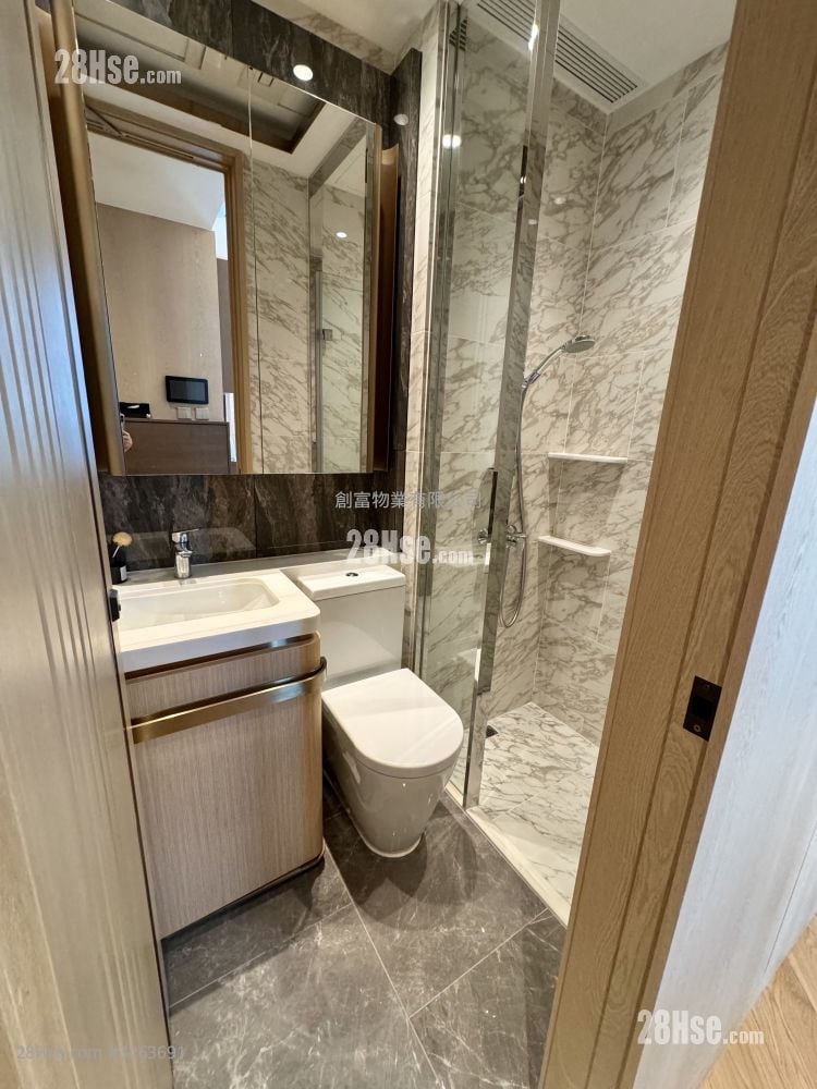 One Soho Rental 284 ft²