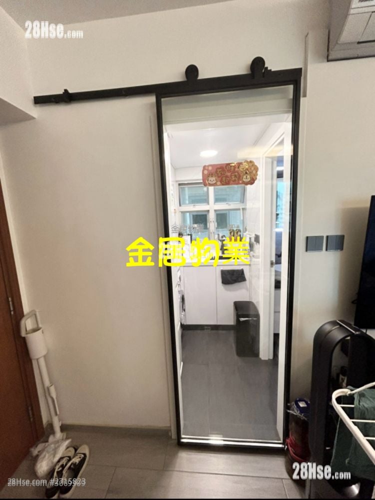 Paradise Square Sell 2 Bedrooms , 1 Bathroom 368 ft²