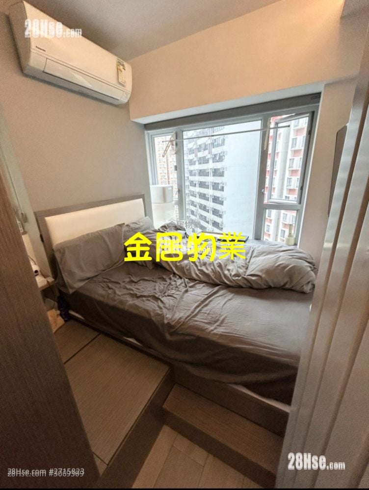 Paradise Square Sell 2 Bedrooms , 1 Bathroom 368 ft²