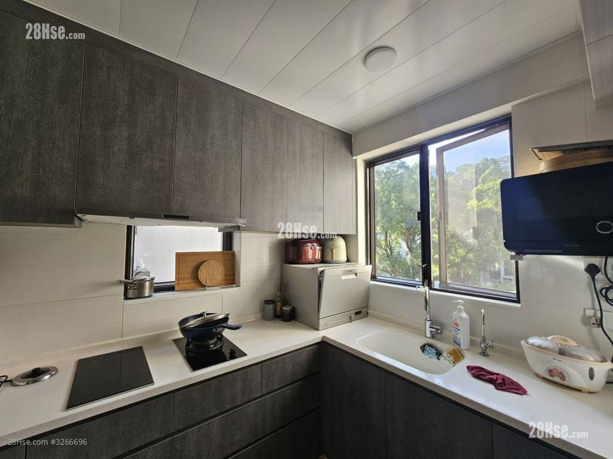 新翠山庄 售盘 3 房 , 2 浴室 915 平方尺