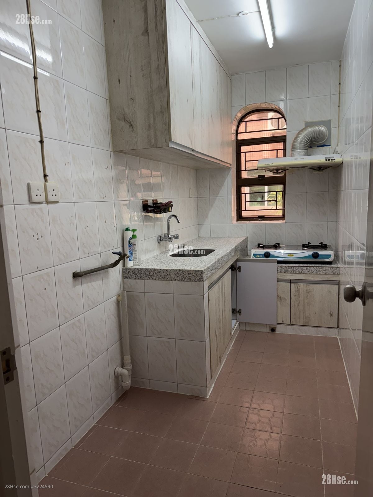 新界屯门嘉才里稔湾花园 租盘 2 房 , 1 浴室 650 平方尺