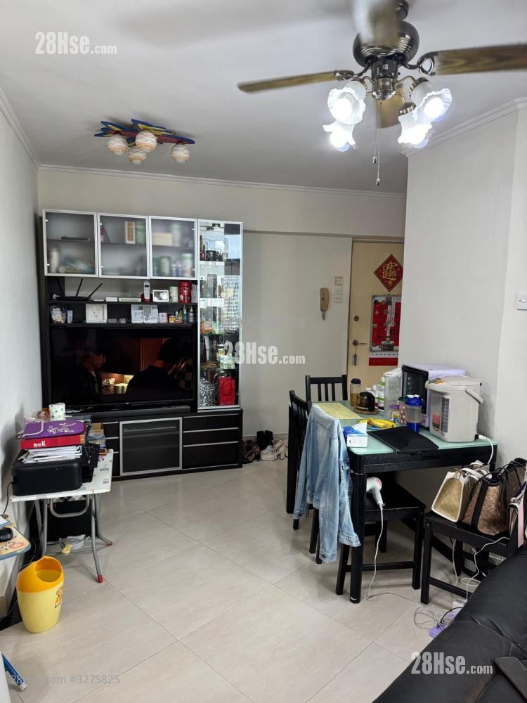 Kwong Lam Court Sell 3 Bedrooms , 1 Bathroom 543 ft²