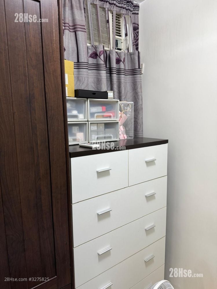 Kwong Lam Court Sell 3 Bedrooms , 1 Bathroom 543 ft²