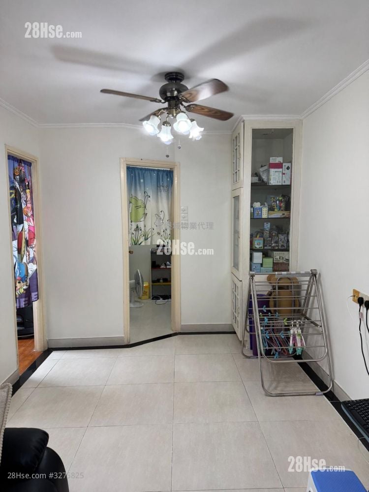 Kwong Lam Court Sell 3 Bedrooms , 1 Bathroom 543 ft²