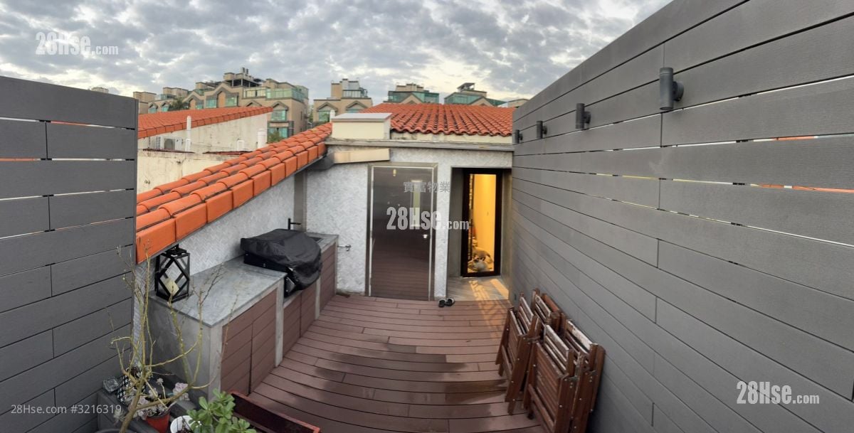 倚龙山庄 售盘 3 房 , 2 浴室 1,586 平方尺