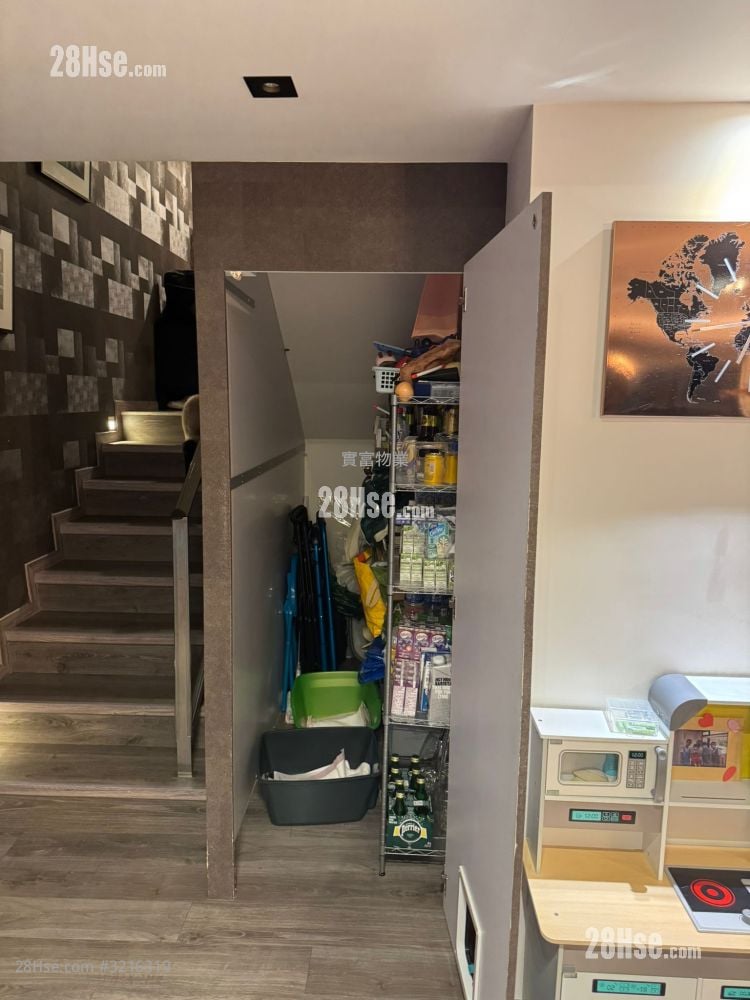 倚龙山庄 售盘 3 房 , 2 浴室 1,586 平方尺