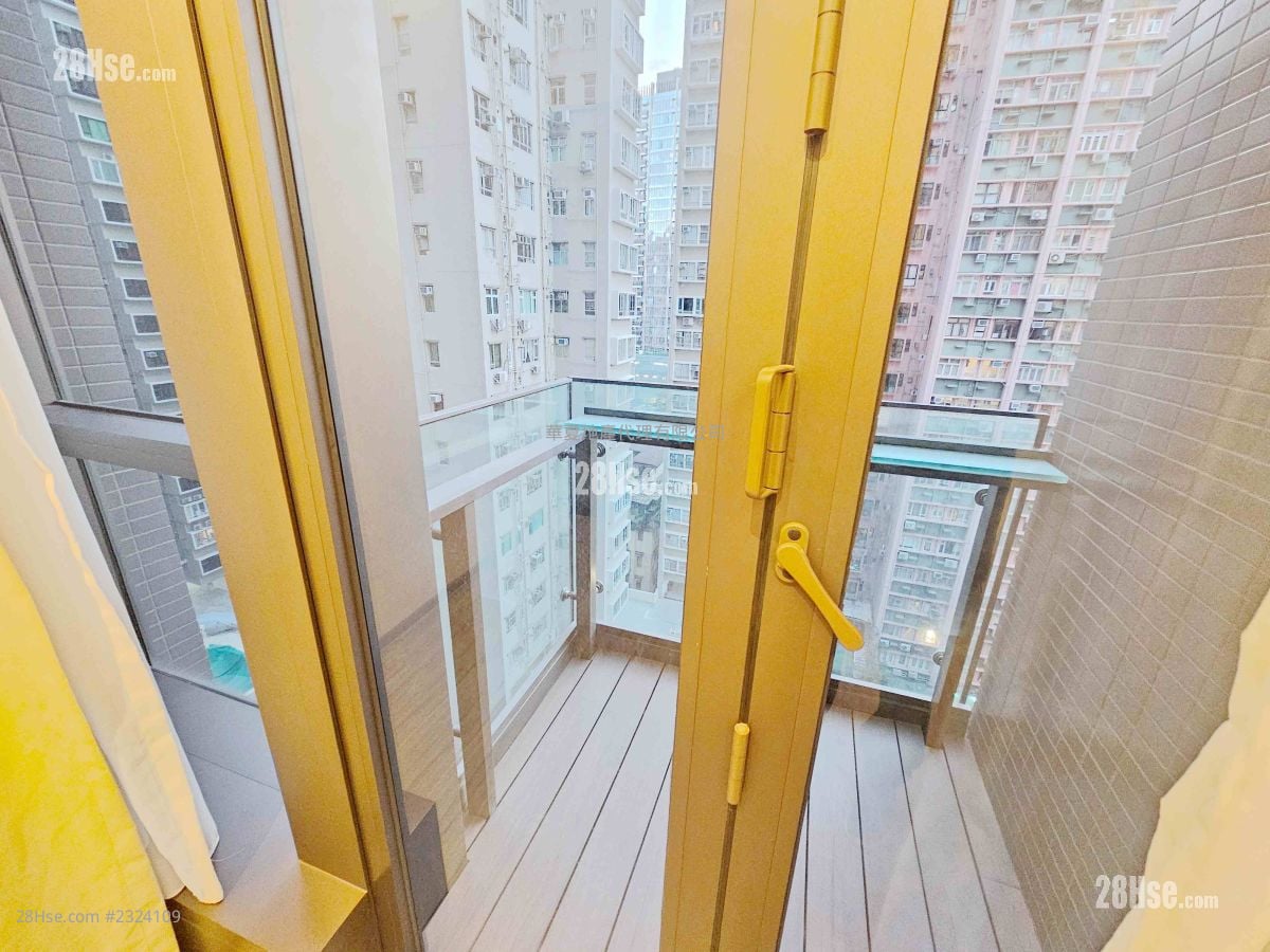 Seven Victory Avenue Rental Studio , 1 Bathroom 180 ft²