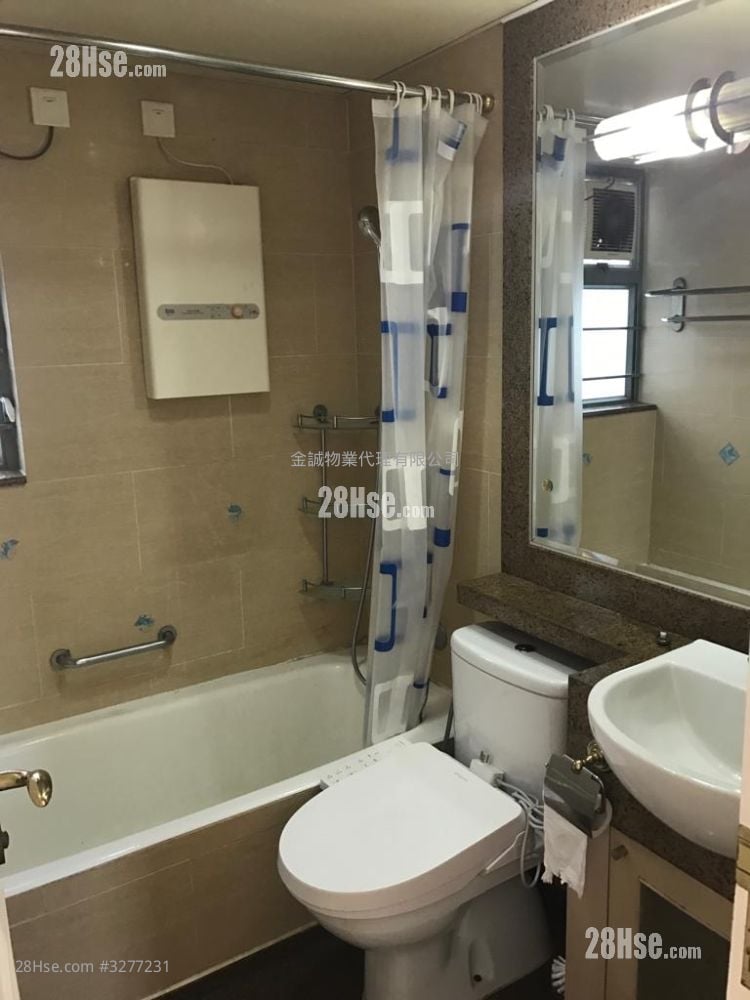 Queen's Terrace Sell 2 Bedrooms , 1 Bathroom 534 ft²