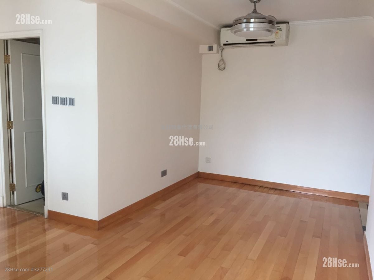 Queen's Terrace Sell 2 Bedrooms , 1 Bathroom 534 ft²