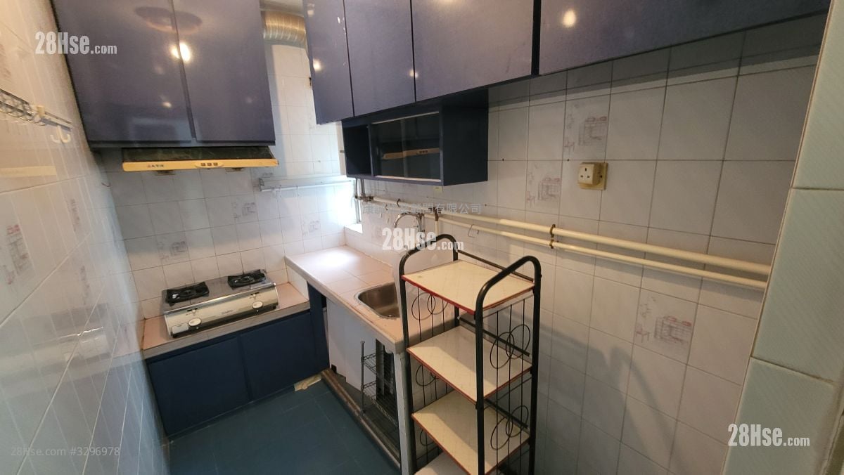 Kai Tin Tower Sell 2 Bedrooms , 1 Bathroom 469 ft²