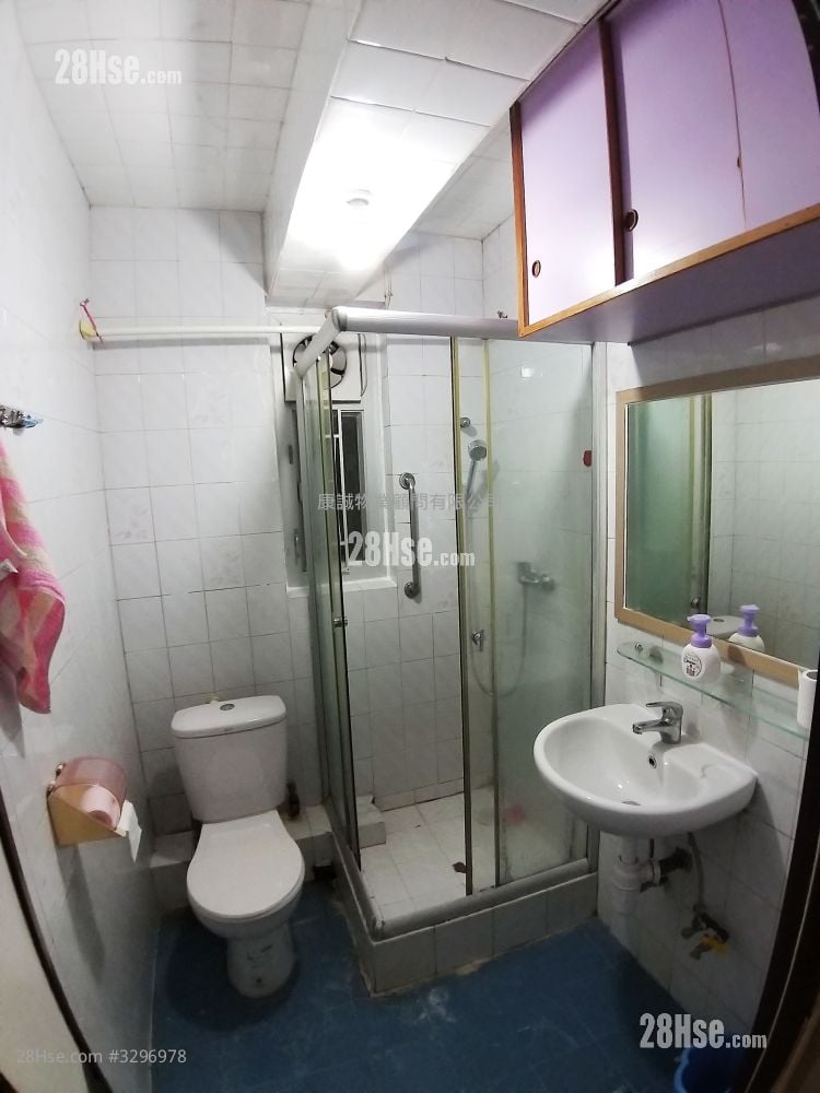 Kai Tin Tower Sell 2 Bedrooms , 1 Bathroom 469 ft²