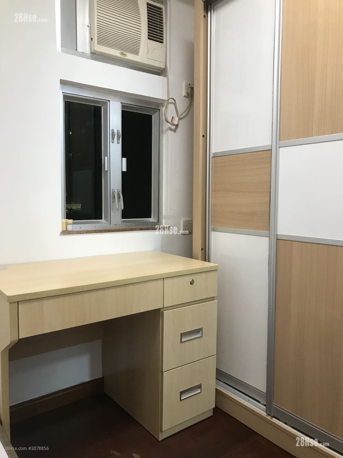 Pearl Court Sell 2 Bedrooms , 1 Bathroom 395 ft²