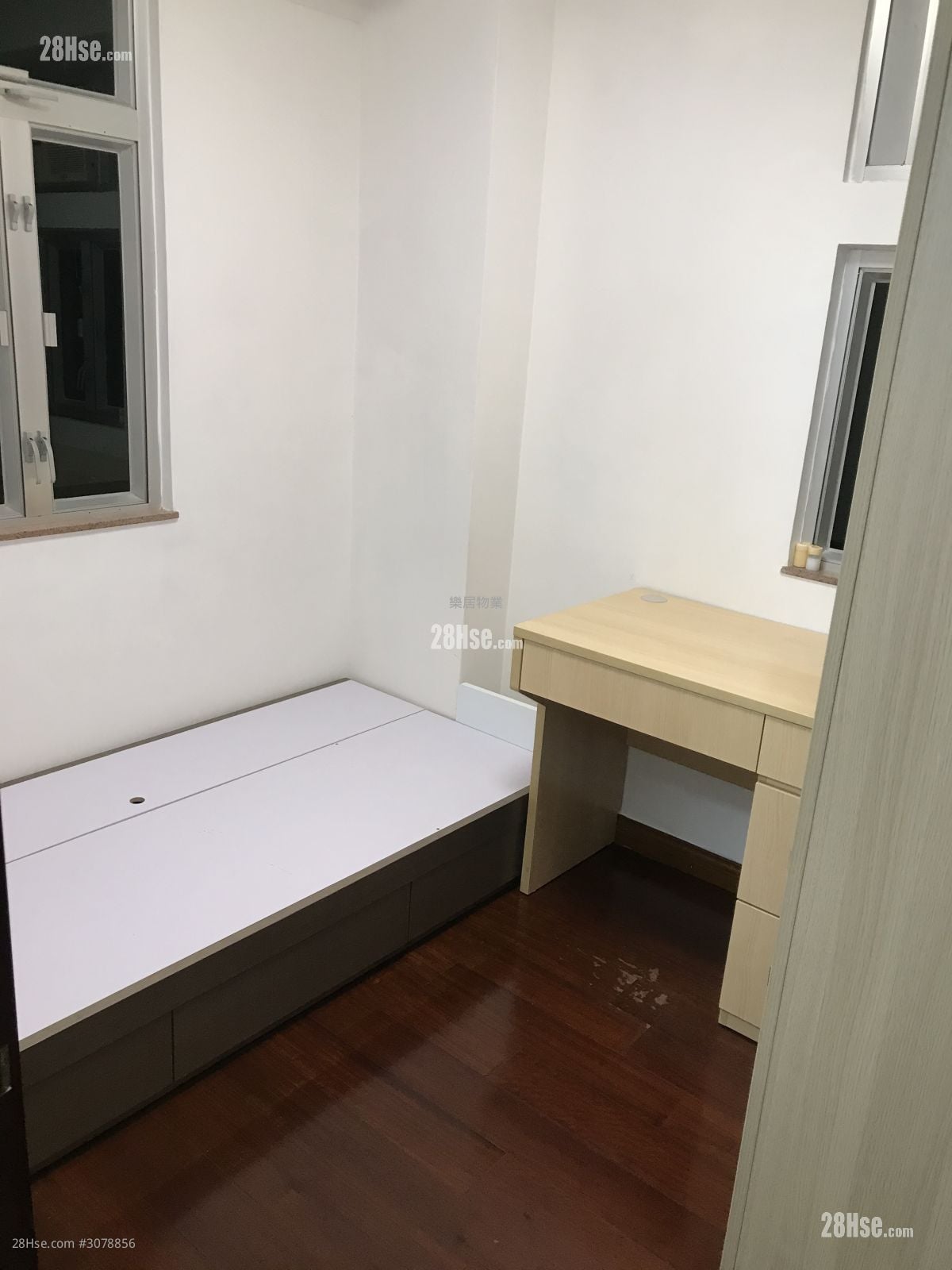 Pearl Court Sell 2 Bedrooms , 1 Bathroom 395 ft²