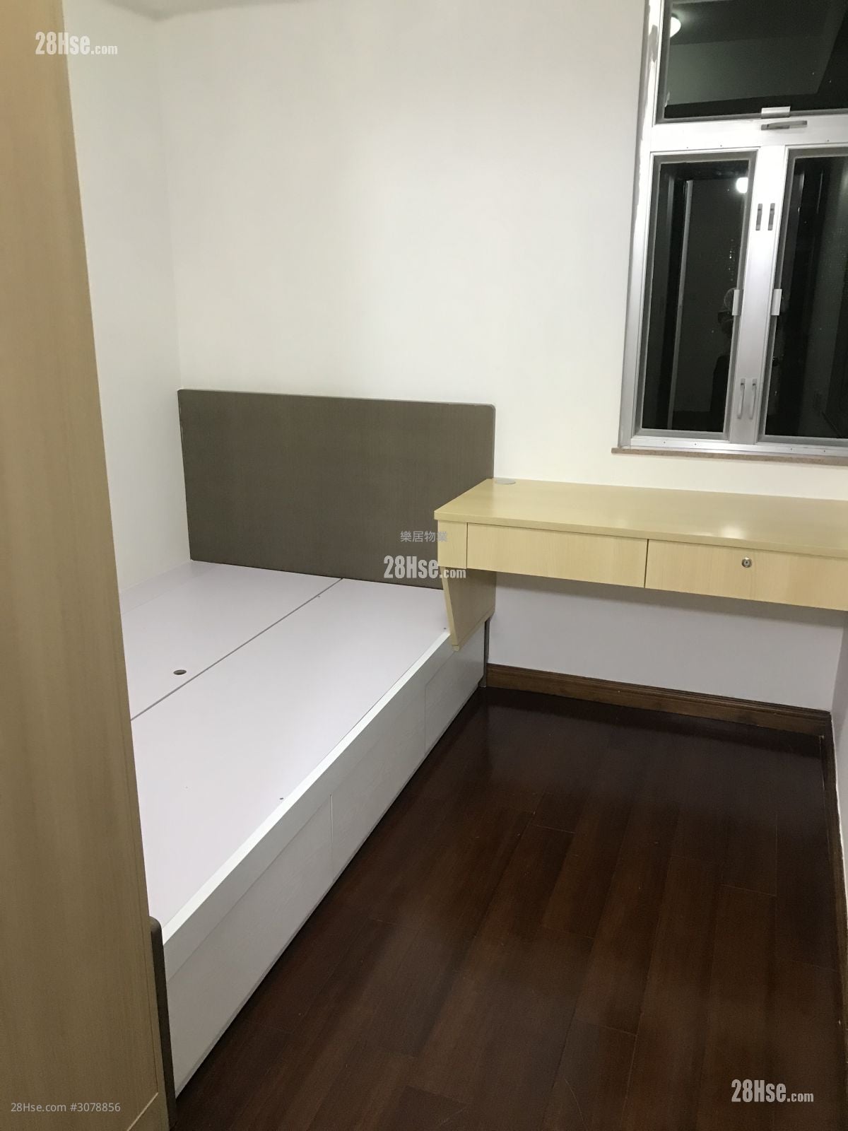 Pearl Court Sell 2 Bedrooms , 1 Bathroom 395 ft²