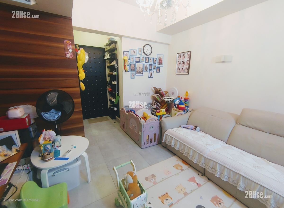 Wing Fung Building Sell 3 Bedrooms , 1 Bathroom 520 ft²
