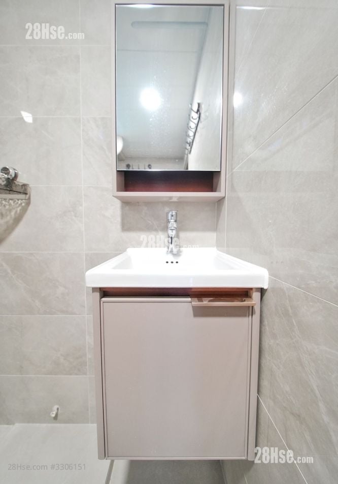 伟安大厦 租盘 180 平方尺