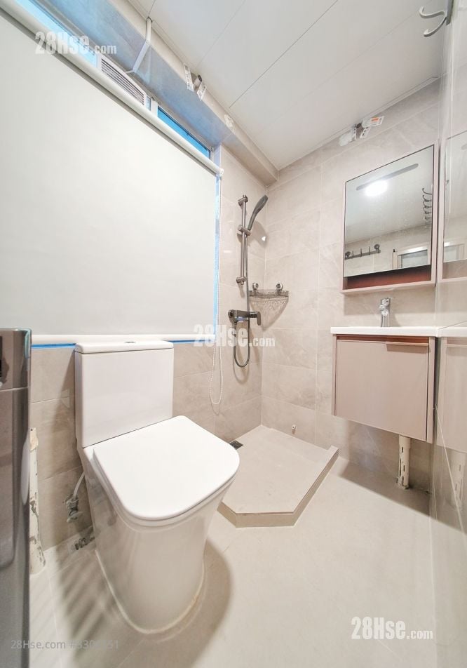 伟安大厦 租盘 180 平方尺