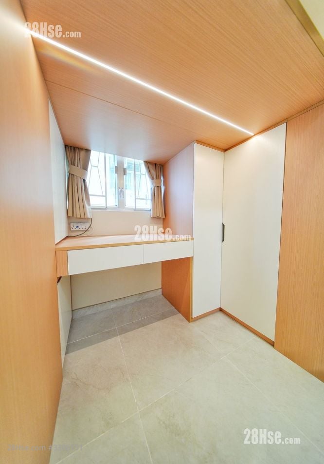 伟安大厦 租盘 180 平方尺