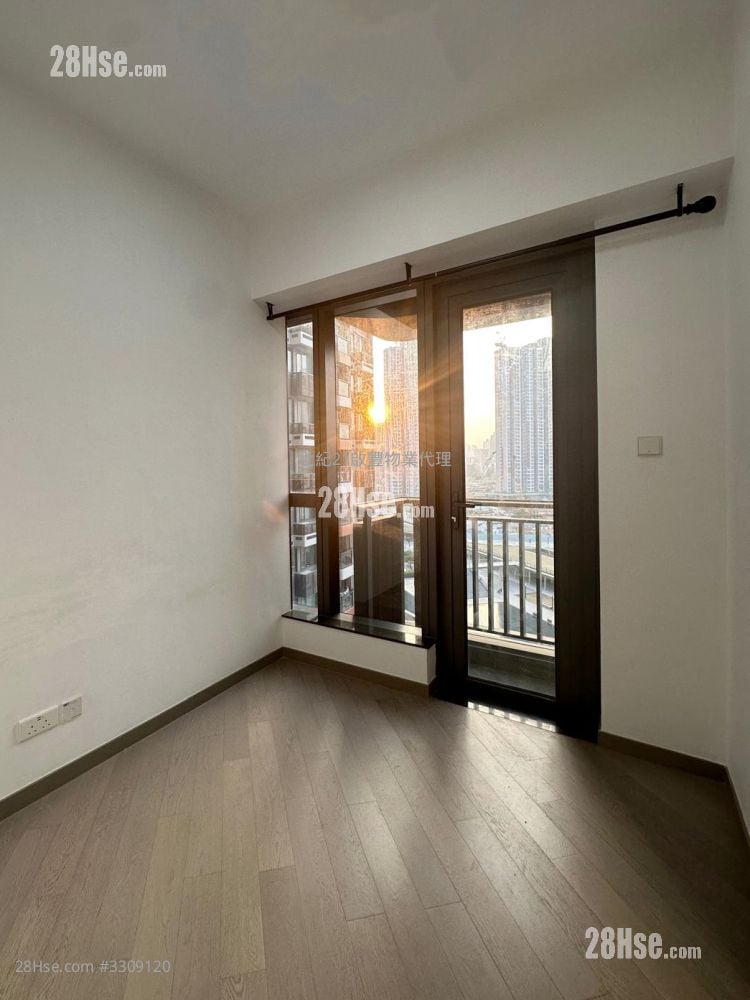 Upper River Bank Sell 2 Bedrooms , 1 Bathroom 479 ft²