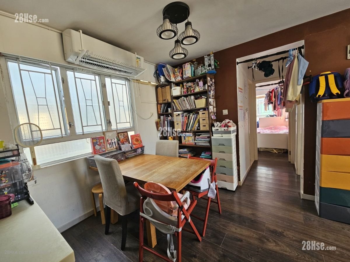Evergreen Court Sell 2 Bedrooms , 1 Bathroom 485 ft²