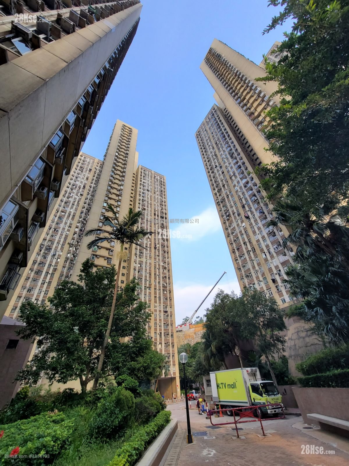 Hong Wah Court Rental 3 Bedrooms , 1 Bathroom 355 ft²