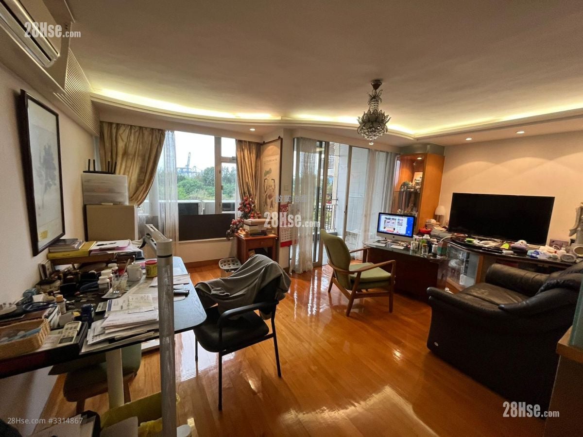 Mei Foo Sun Chuen Sell 4 Bedrooms , 2 Bathrooms 1,326 ft²