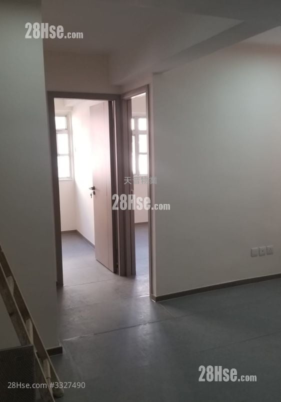 Shung Yan House Sell 3 Bedrooms , 1 Bathroom 462 ft²