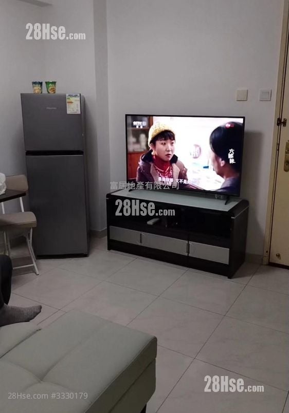 Cheung Wah Court Sell 2 Bedrooms , 1 Bathroom 309 ft²