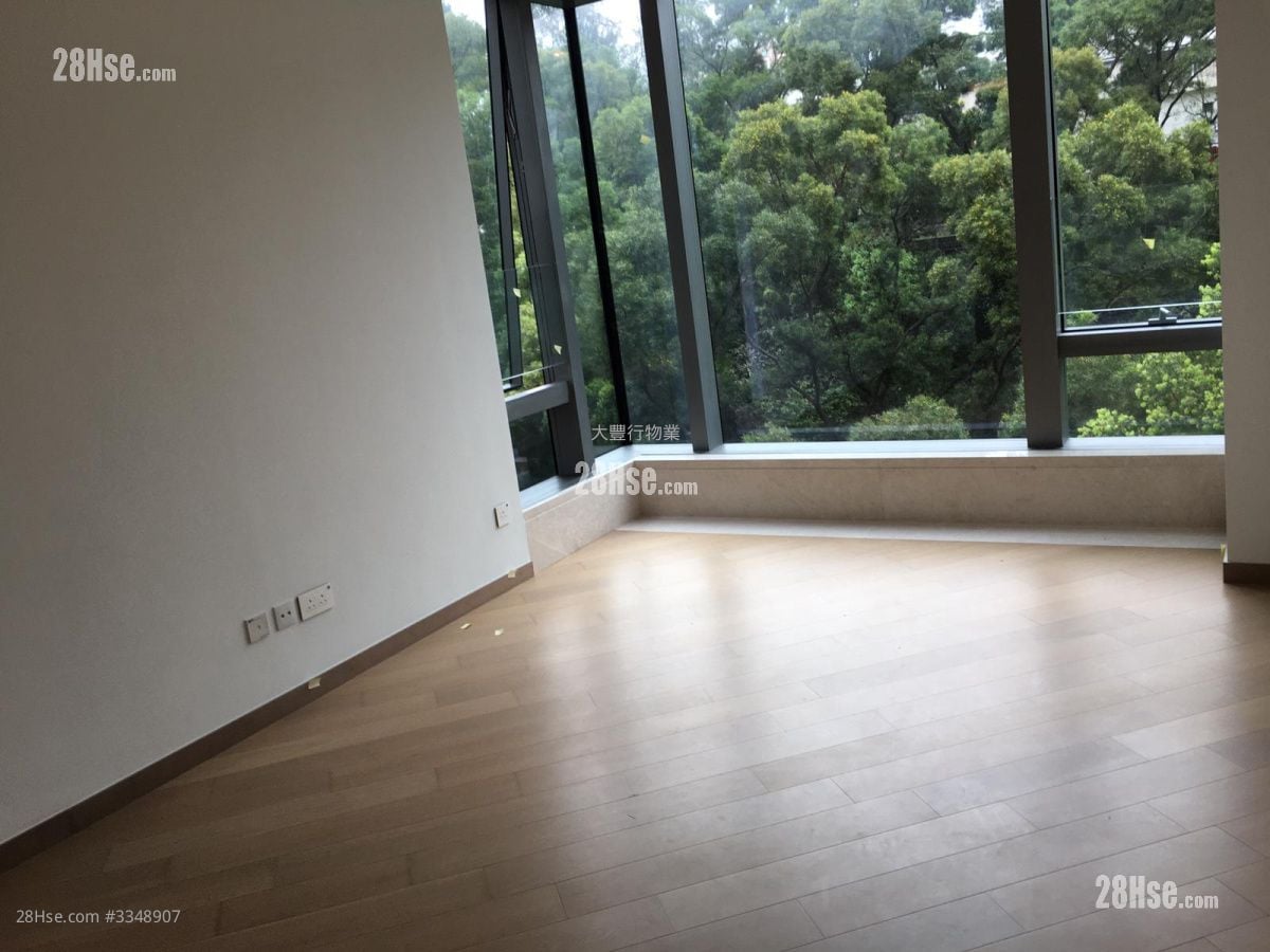 Cristallo Rental 3 Bedrooms 1,306 ft²