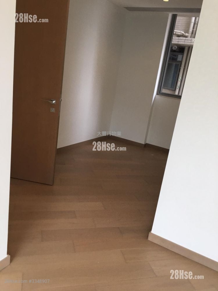 Cristallo Rental 3 Bedrooms 1,306 ft²