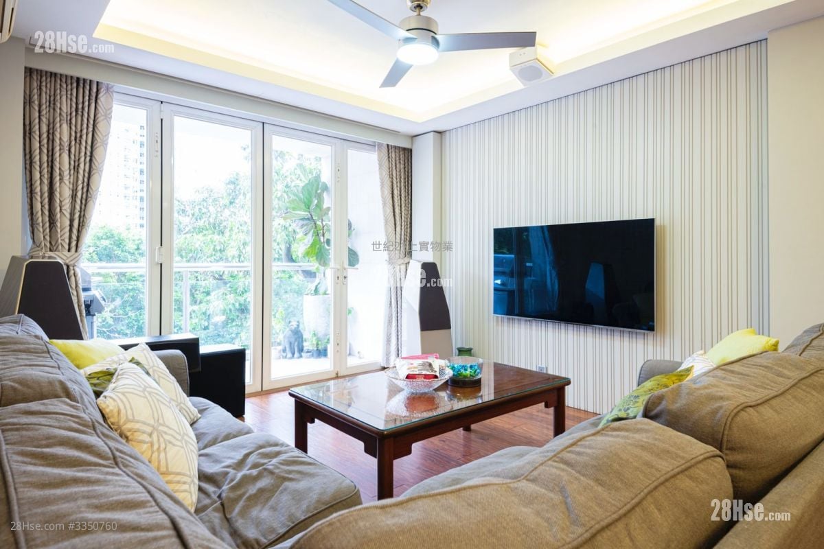 Avon Court Sell 3 Bedrooms , 2 Bathrooms 926 ft²