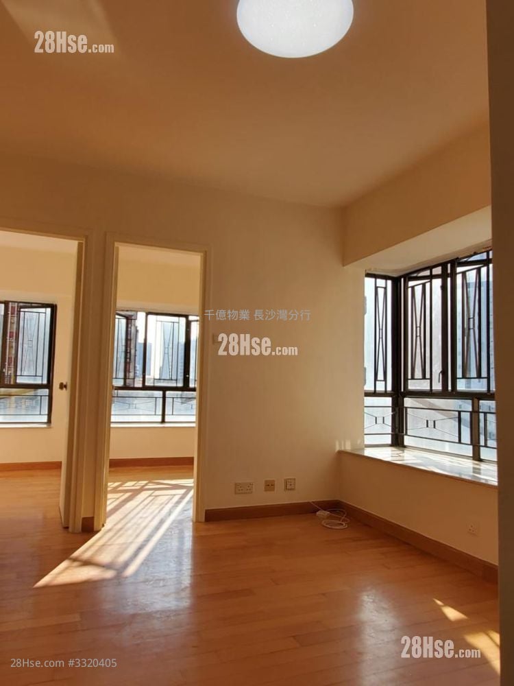 Lai Kwan Court Sell 2 Bedrooms 321 ft²