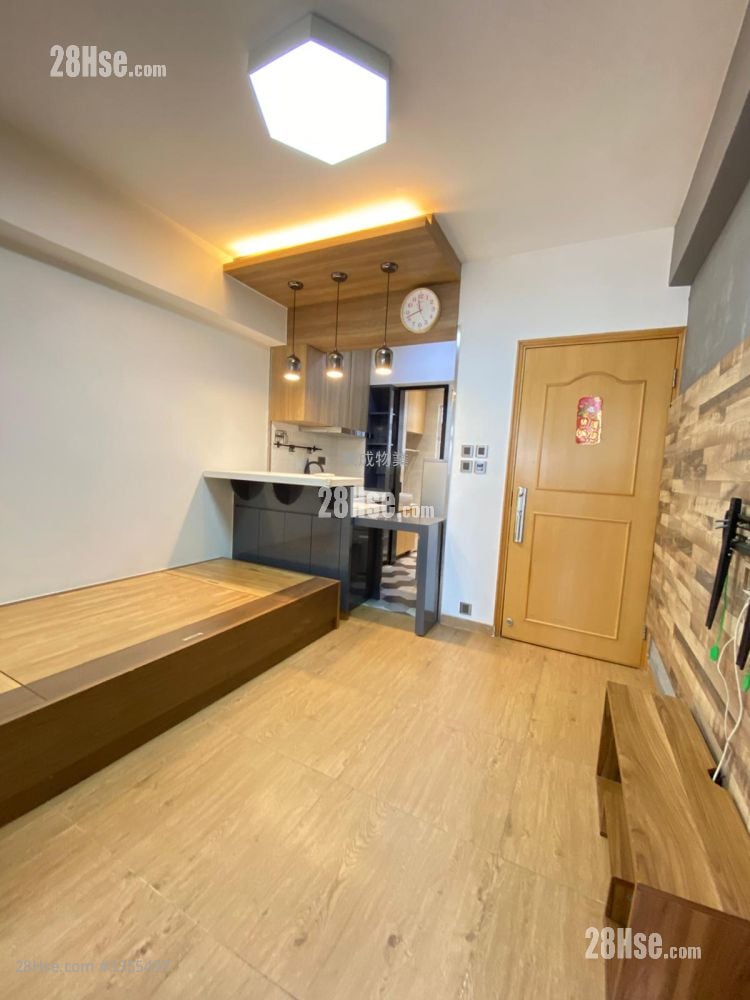 Wai Tak Building Sell 2 Bedrooms , 1 Bathroom 348 ft²