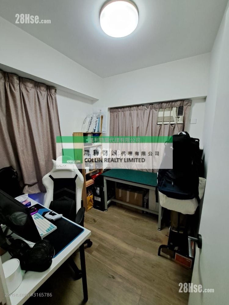 Tung Fat House Sell 2 Bedrooms , 1 Bathroom 385 ft²