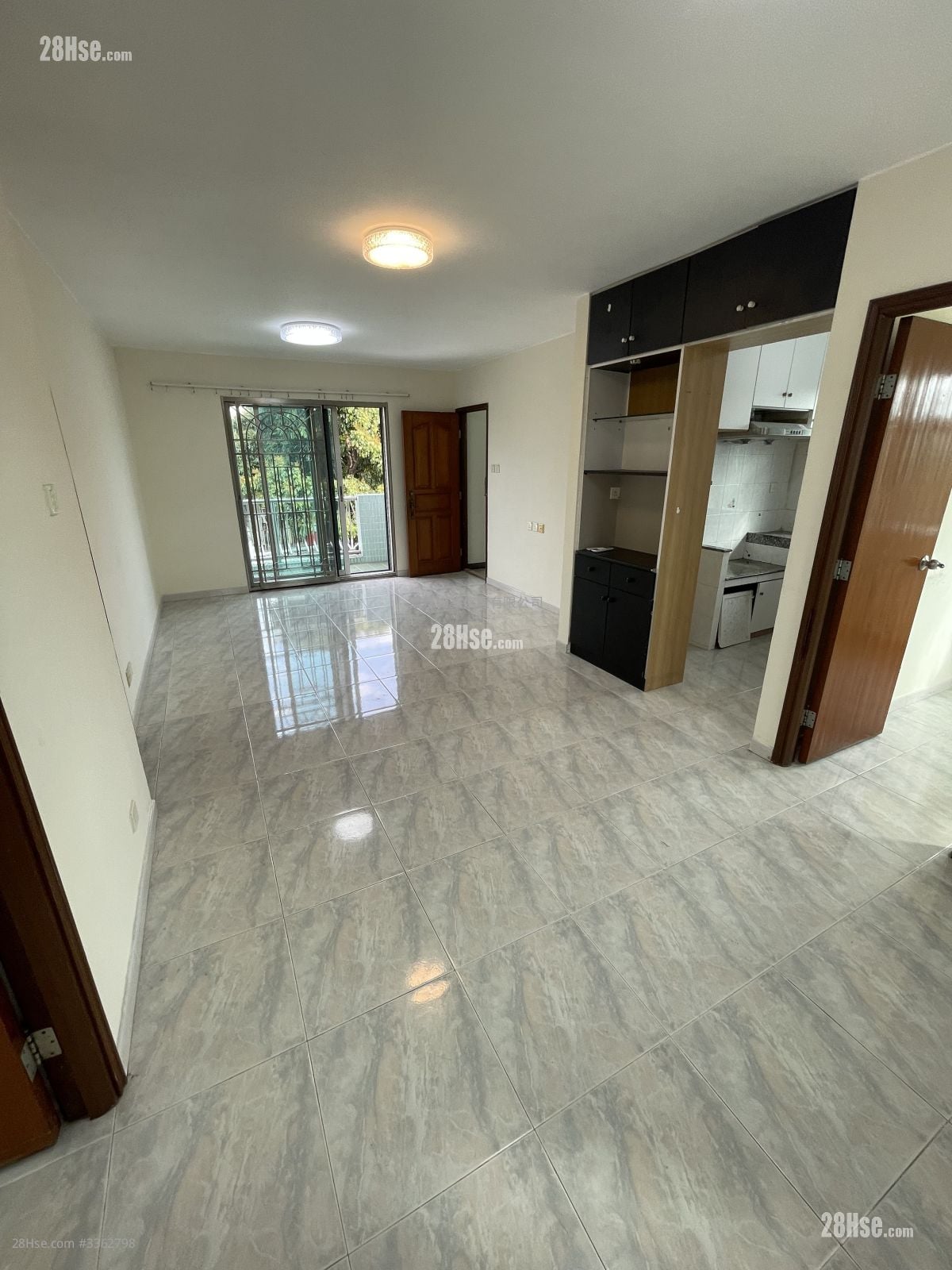 鍾屋村 租盤 3 房 , 1 浴室 653 平方呎