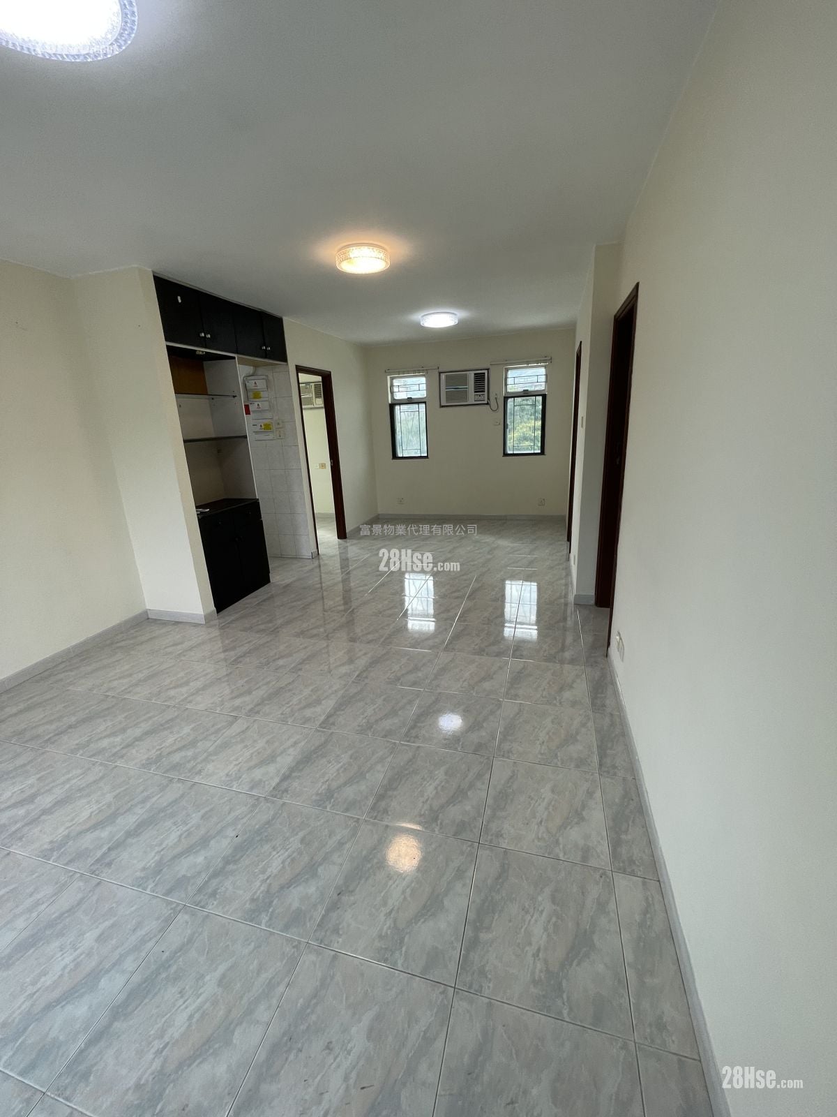 鍾屋村 租盤 3 房 , 1 浴室 653 平方呎