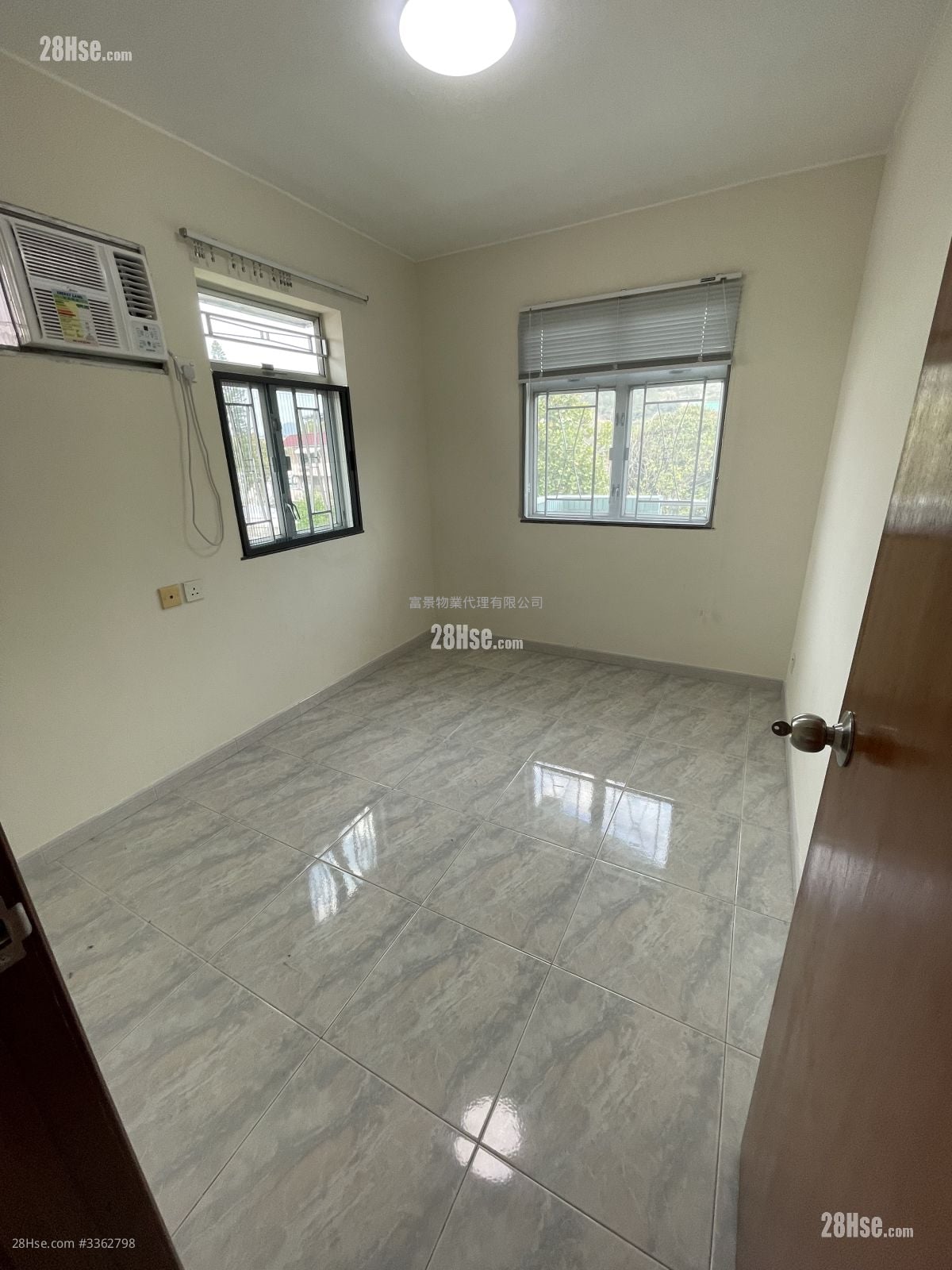 鍾屋村 租盤 3 房 , 1 浴室 653 平方呎