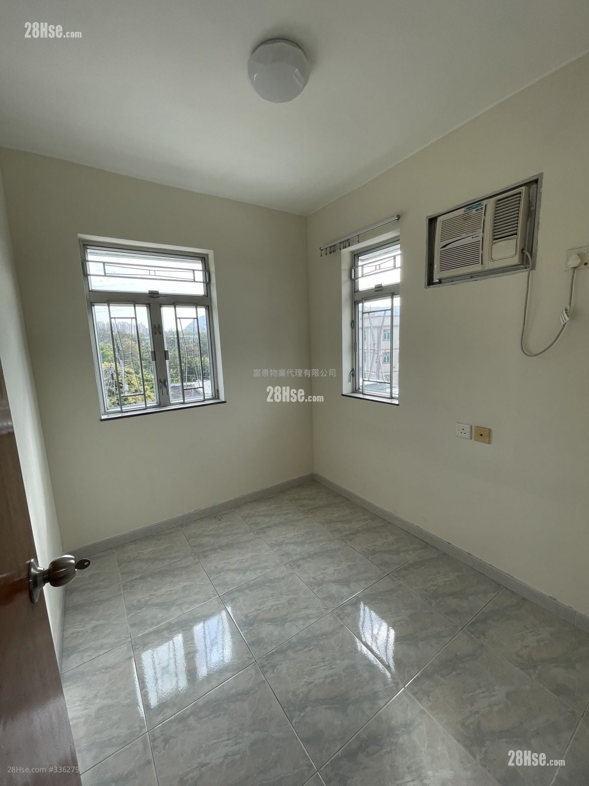 鍾屋村 租盤 3 房 , 1 浴室 653 平方呎