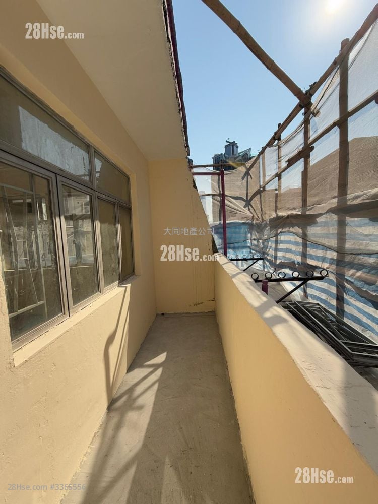Chung Hing Building Sell 2 Bedrooms 363 ft²