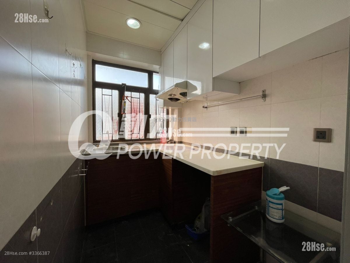 Kam Wah Building Sell 2 Bedrooms 449 ft²