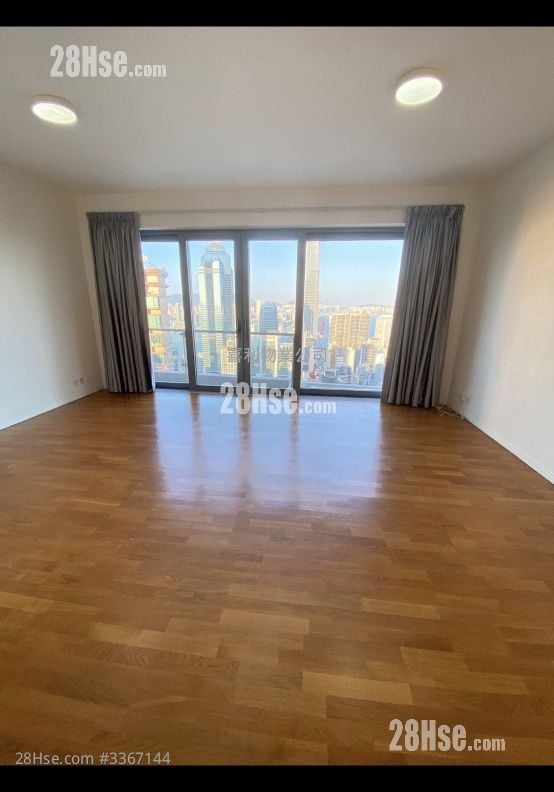 Seymour Sell 1,398 ft²