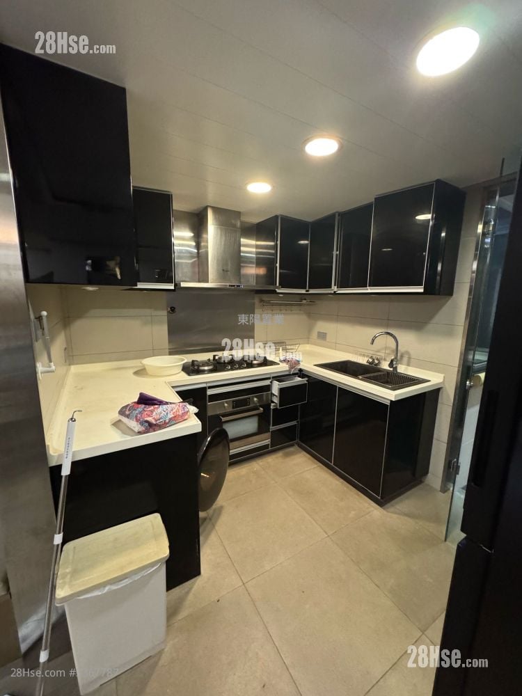 City Garden Rental 3 Bedrooms , 2 Bathrooms 1,207 ft²