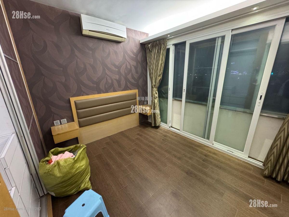 City Garden Rental 3 Bedrooms , 2 Bathrooms 1,207 ft²